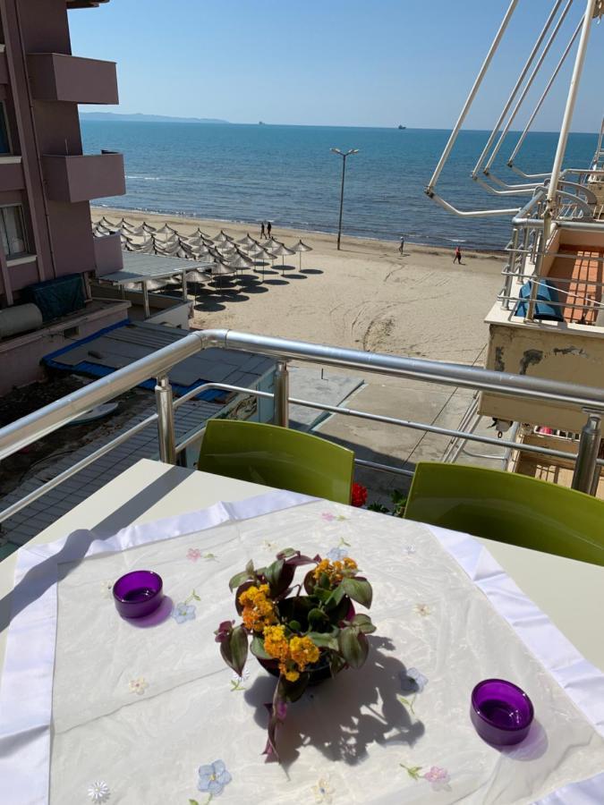 Beachfront Apartment Nita Durrës Zewnętrze zdjęcie